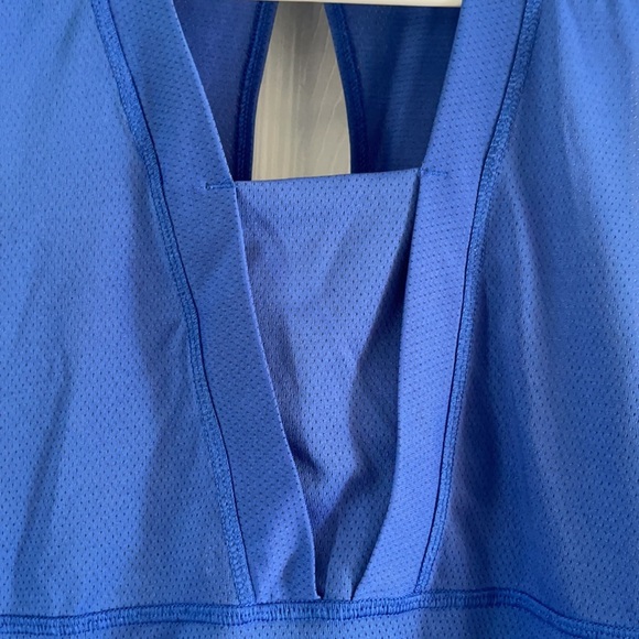 Lululemon tank top 🔥🔥🔥 - Picture 2 of 4